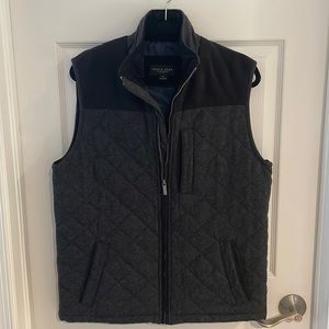 Pronto Uomo Men’s Quilted Vest Men’s Size Large Color charcoal gray, and black